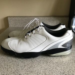 Men’s golf shoes